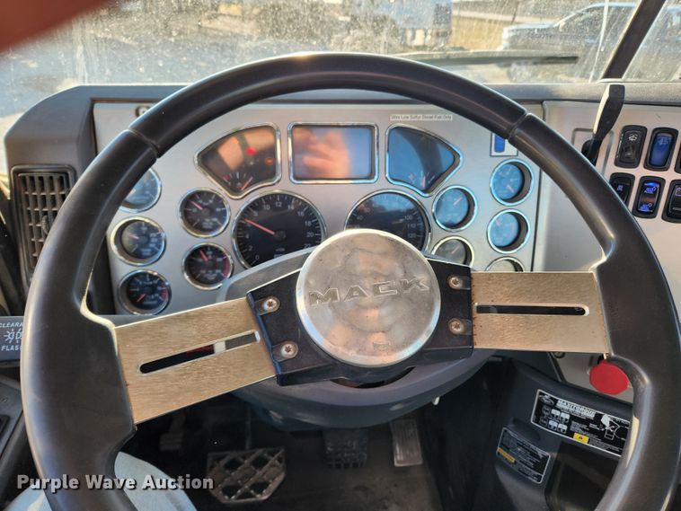 image for item KT9385 2012 Mack GU713 semi truck