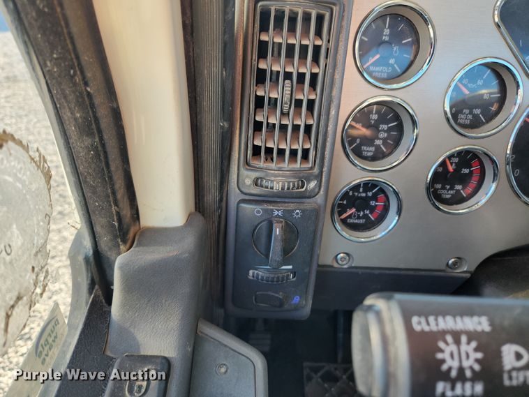 image for item KT9385 2012 Mack GU713 semi truck