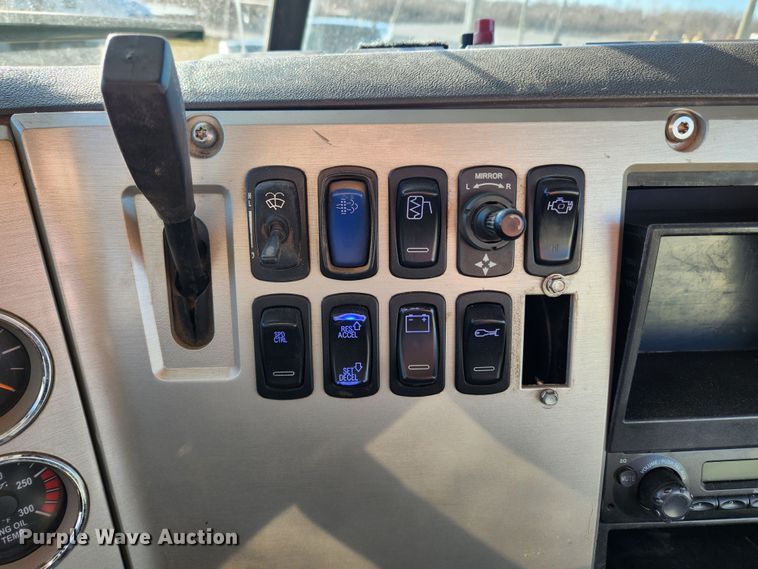 image for item KT9385 2012 Mack GU713 semi truck