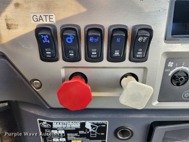 image for item KT9385 2012 Mack GU713 semi truck