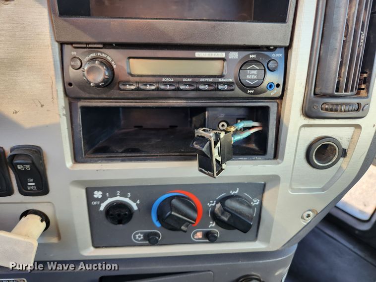 image for item KT9385 2012 Mack GU713 semi truck