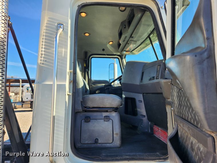 image for item KT9385 2012 Mack GU713 semi truck