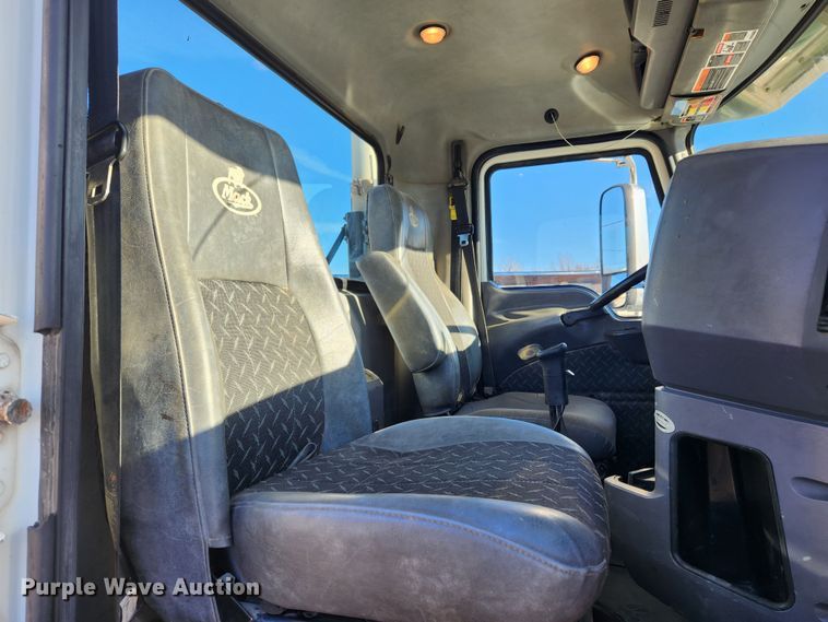 image for item KT9385 2012 Mack GU713 semi truck