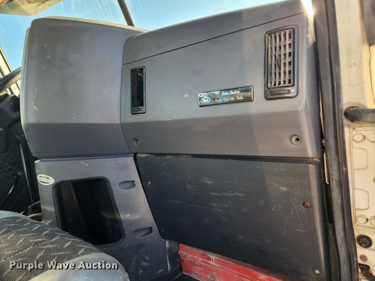 image for item KT9385 2012 Mack GU713 semi truck