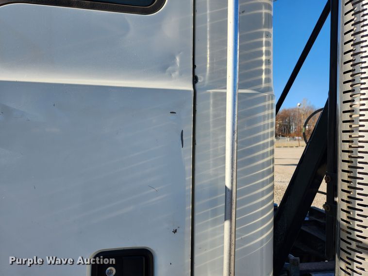 image for item KT9385 2012 Mack GU713 semi truck