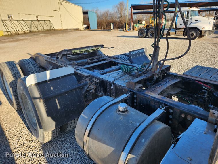 image for item KT9385 2012 Mack GU713 semi truck