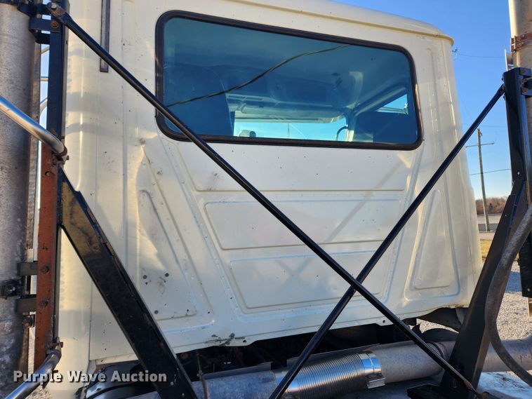 image for item KT9385 2012 Mack GU713 semi truck