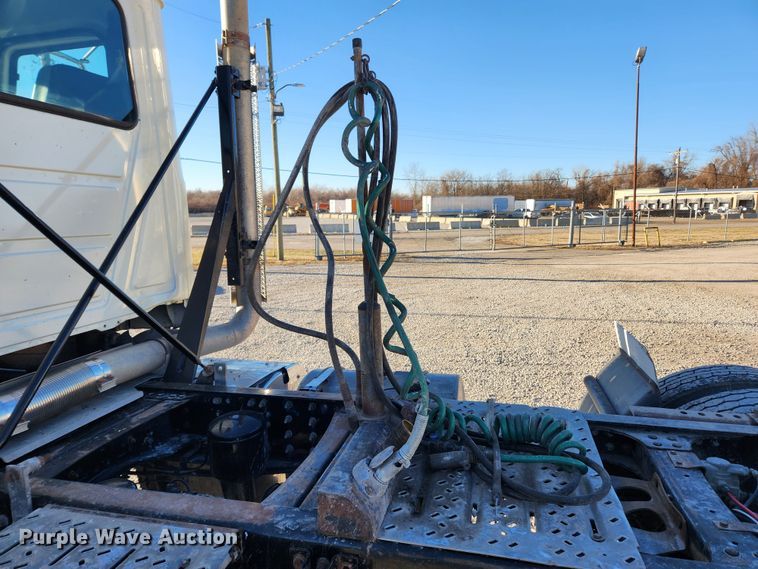 image for item KT9385 2012 Mack GU713 semi truck