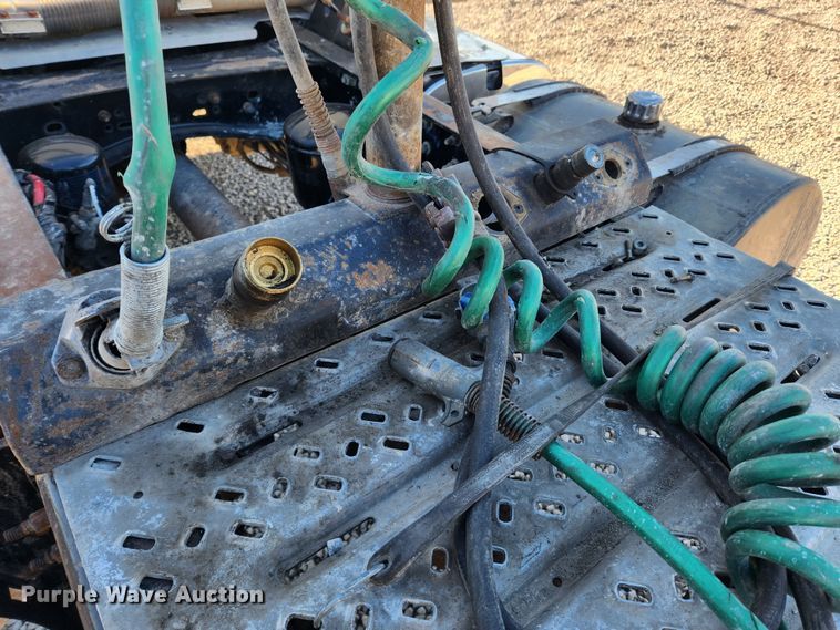 image for item KT9385 2012 Mack GU713 semi truck