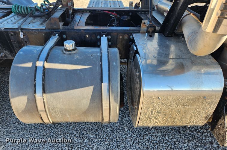 image for item KT9385 2012 Mack GU713 semi truck