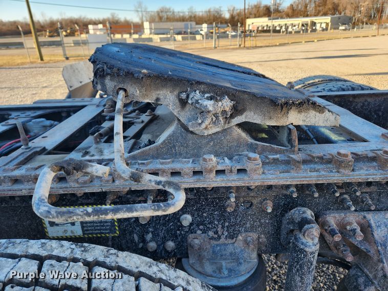 image for item KT9385 2012 Mack GU713 semi truck