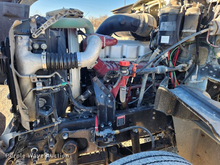 image for item KT9385 2012 Mack GU713 semi truck