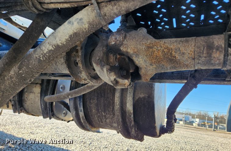 image for item KT9385 2012 Mack GU713 semi truck