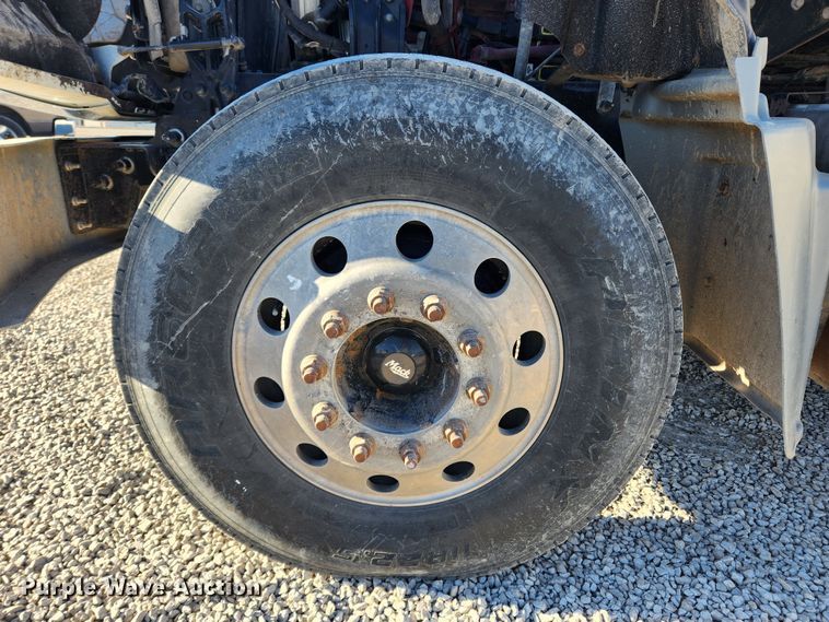 image for item KT9385 2012 Mack GU713 semi truck