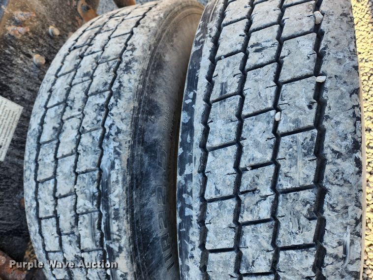 image for item KT9385 2012 Mack GU713 semi truck