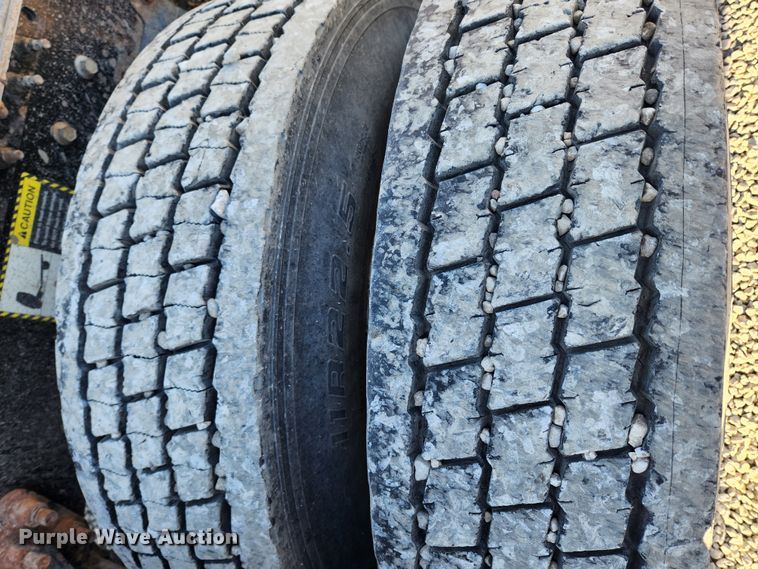 image for item KT9385 2012 Mack GU713 semi truck