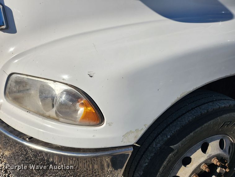 image for item KT9386 2013 Mack CXU613 semi truck