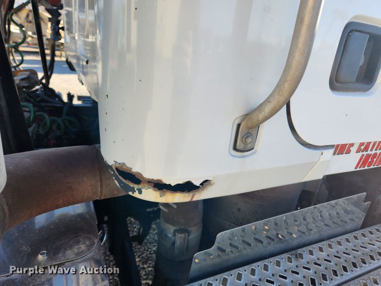 image for item KT9386 2013 Mack CXU613 semi truck