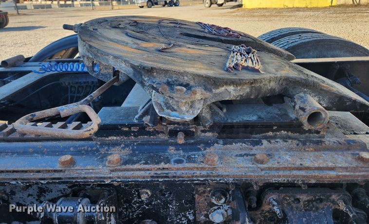 image for item KT9386 2013 Mack CXU613 semi truck