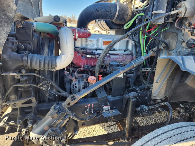 image for item KT9386 2013 Mack CXU613 semi truck