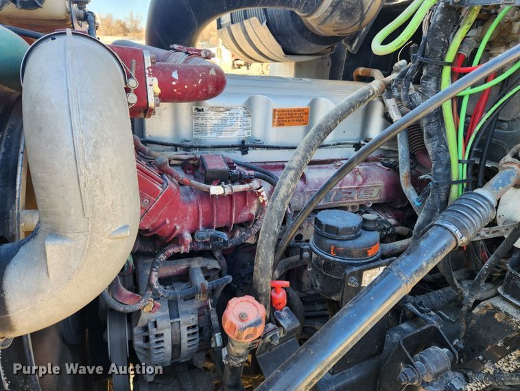 image for item KT9386 2013 Mack CXU613 semi truck