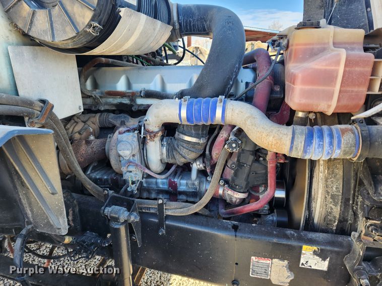 image for item KT9386 2013 Mack CXU613 semi truck