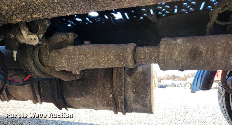 image for item KT9386 2013 Mack CXU613 semi truck