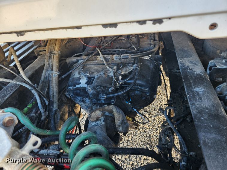 image for item KT9386 2013 Mack CXU613 semi truck