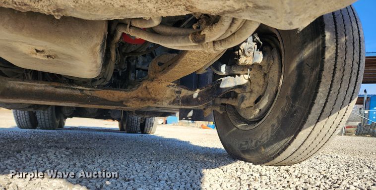 image for item KT9386 2013 Mack CXU613 semi truck