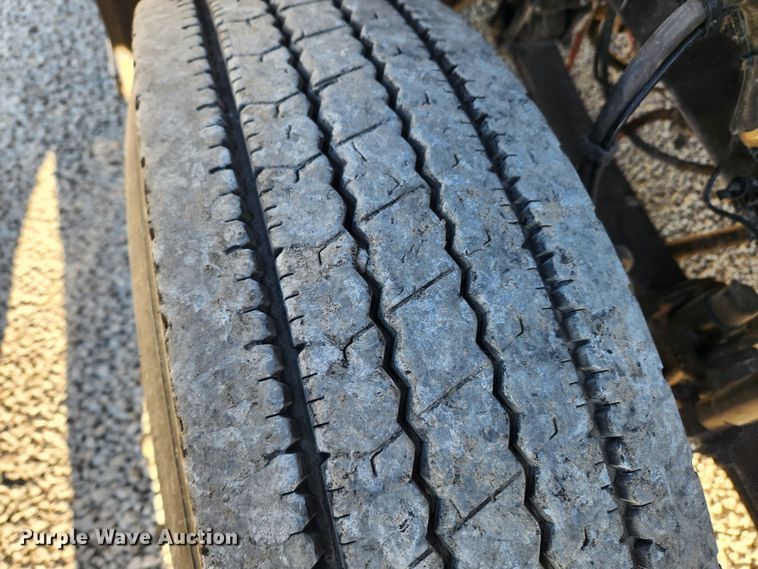 image for item KT9386 2013 Mack CXU613 semi truck