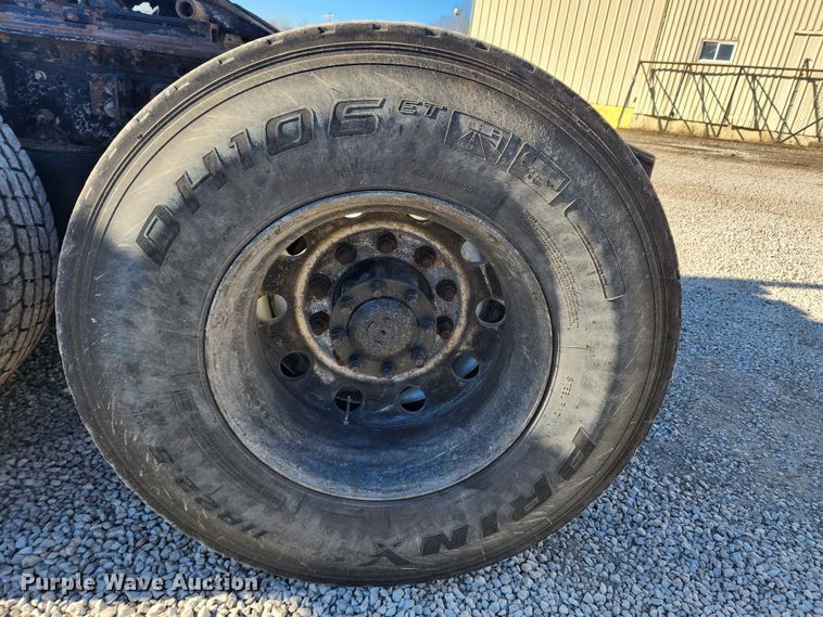 image for item KT9386 2013 Mack CXU613 semi truck