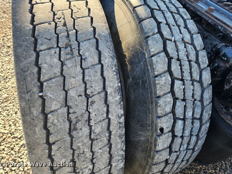 image for item KT9386 2013 Mack CXU613 semi truck