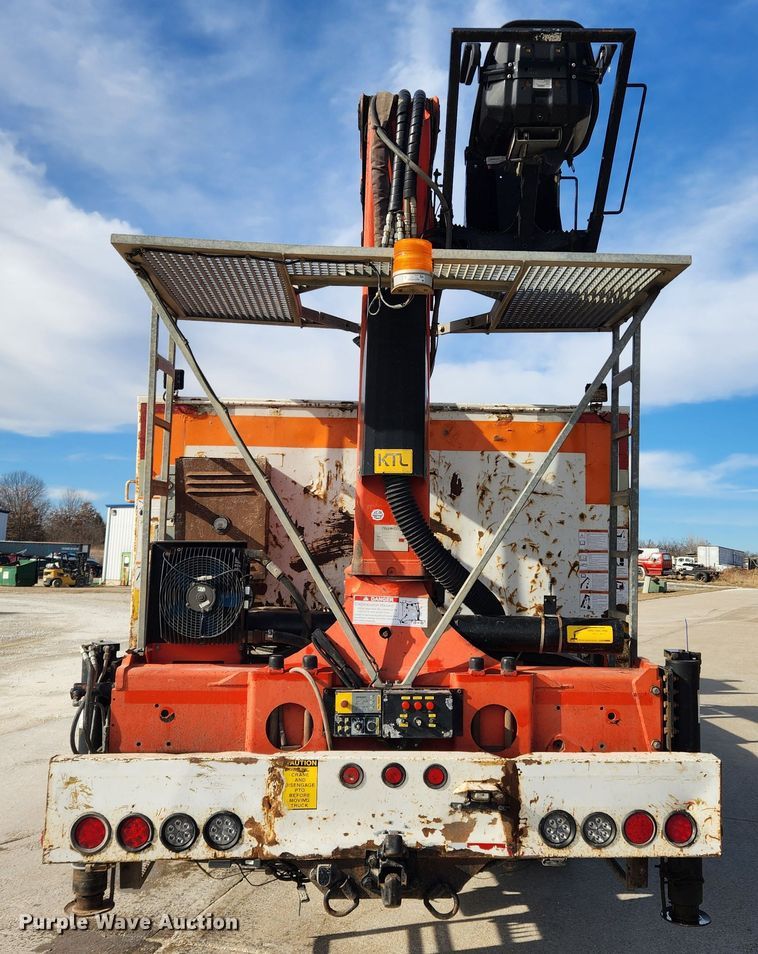 image for item KT9400 2007 Sterling L8500  crane truck