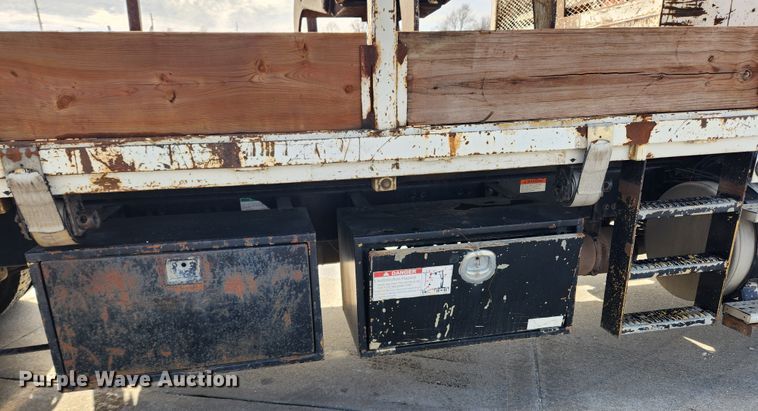 image for item KT9400 2007 Sterling L8500  crane truck