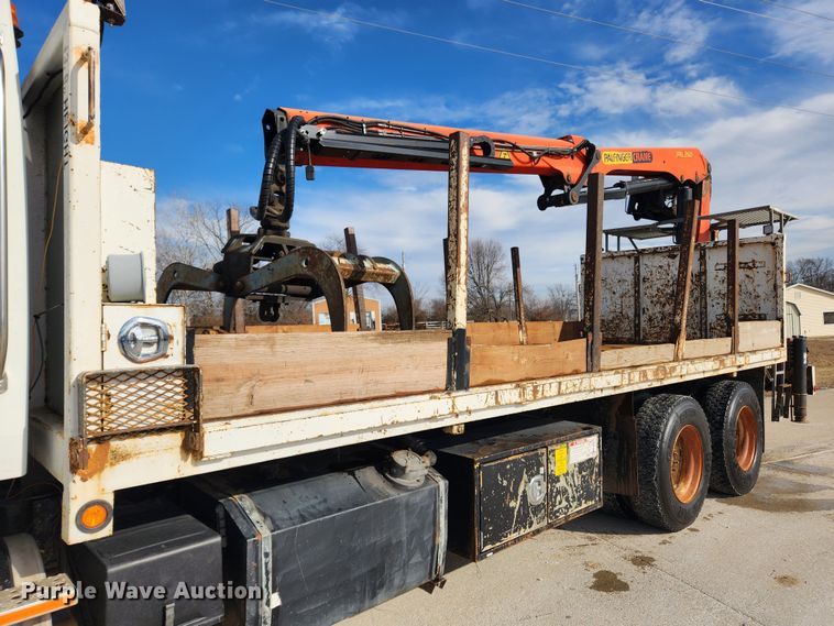 image for item KT9400 2007 Sterling L8500  crane truck