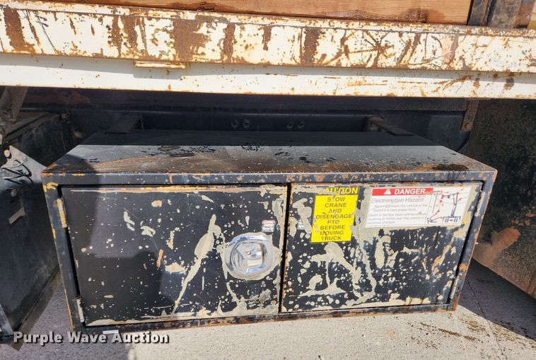 image for item KT9400 2007 Sterling L8500  crane truck