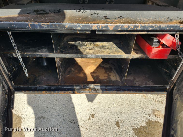 image for item KT9400 2007 Sterling L8500  crane truck