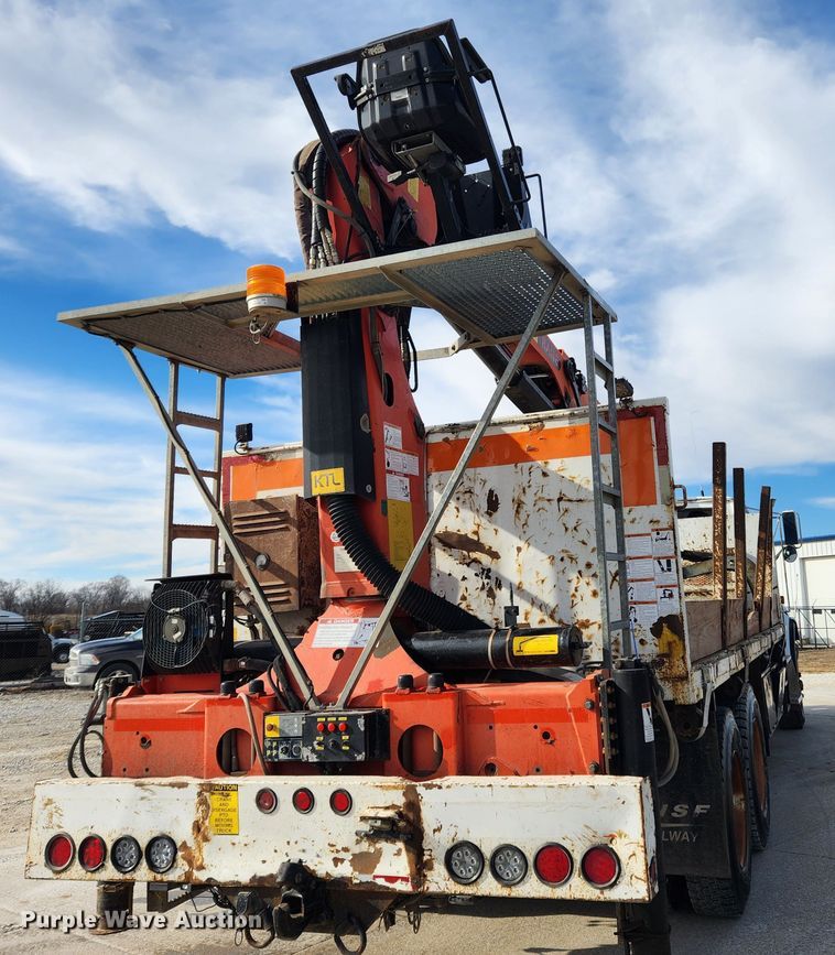 image for item KT9400 2007 Sterling L8500  crane truck