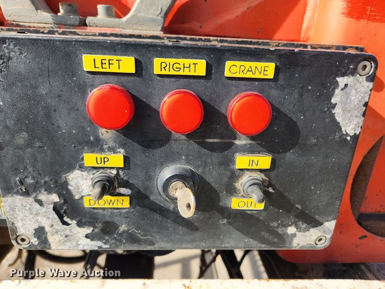 image for item KT9400 2007 Sterling L8500  crane truck