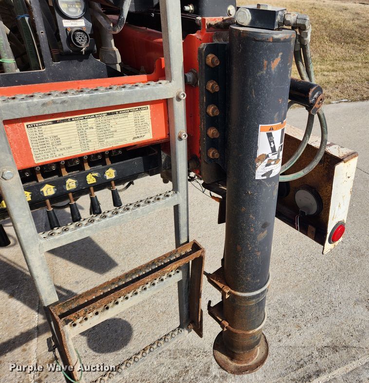 image for item KT9400 2007 Sterling L8500  crane truck