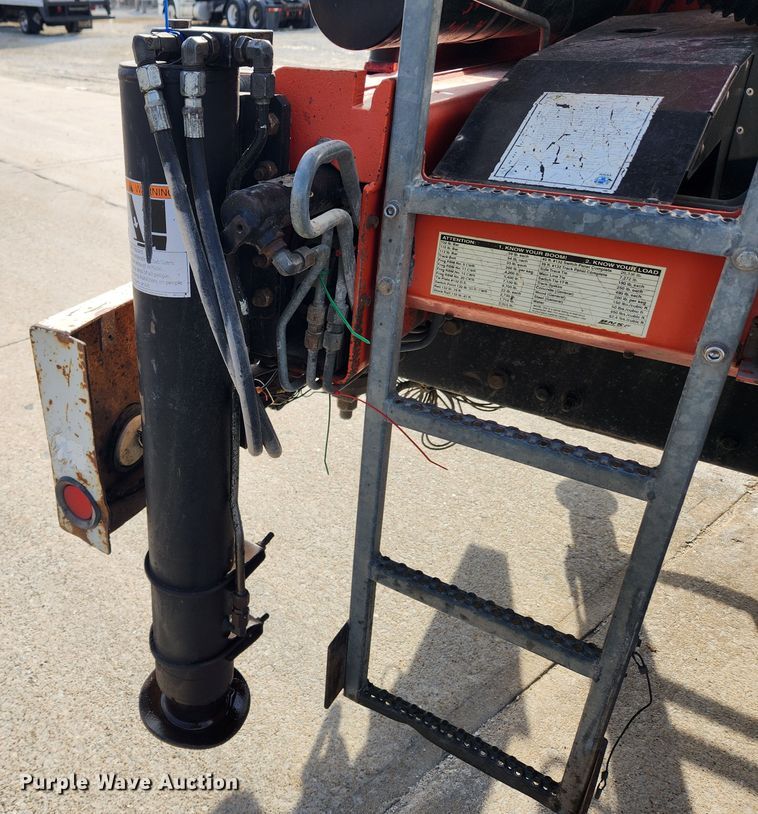 image for item KT9400 2007 Sterling L8500  crane truck