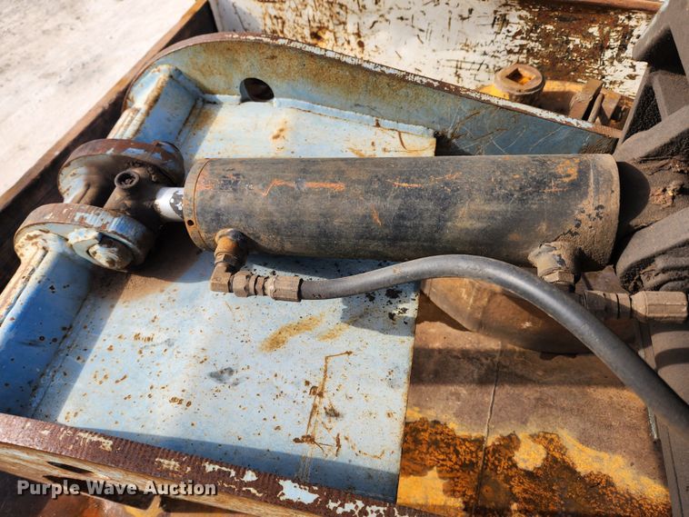 image for item KT9400 2007 Sterling L8500  crane truck