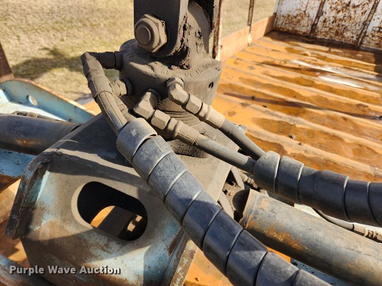 image for item KT9400 2007 Sterling L8500  crane truck