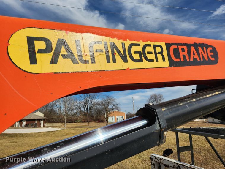 image for item KT9400 2007 Sterling L8500  crane truck