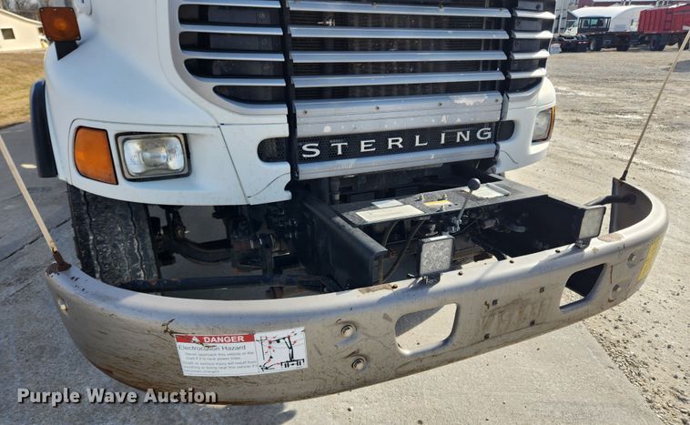 image for item KT9400 2007 Sterling L8500  crane truck