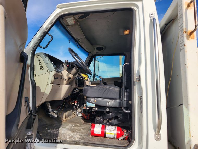 image for item KT9400 2007 Sterling L8500  crane truck