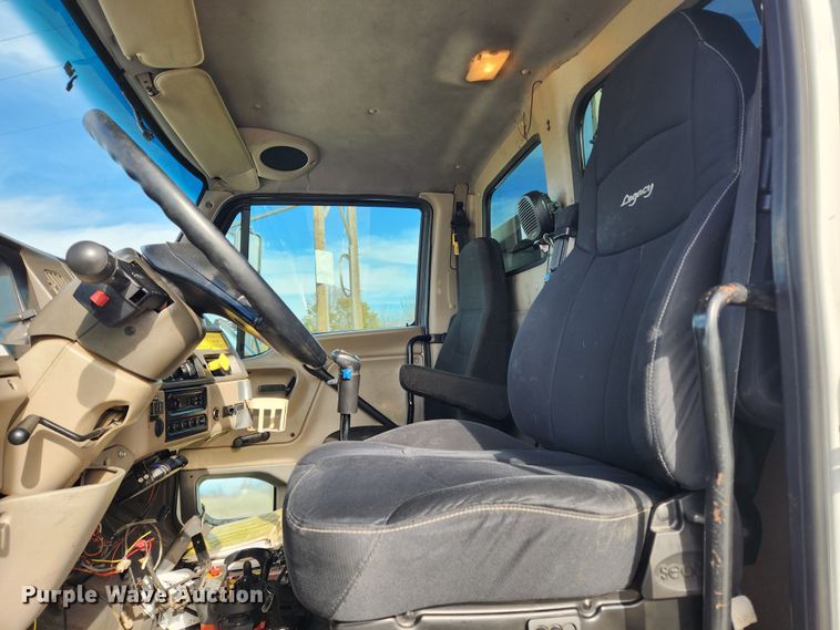 image for item KT9400 2007 Sterling L8500  crane truck