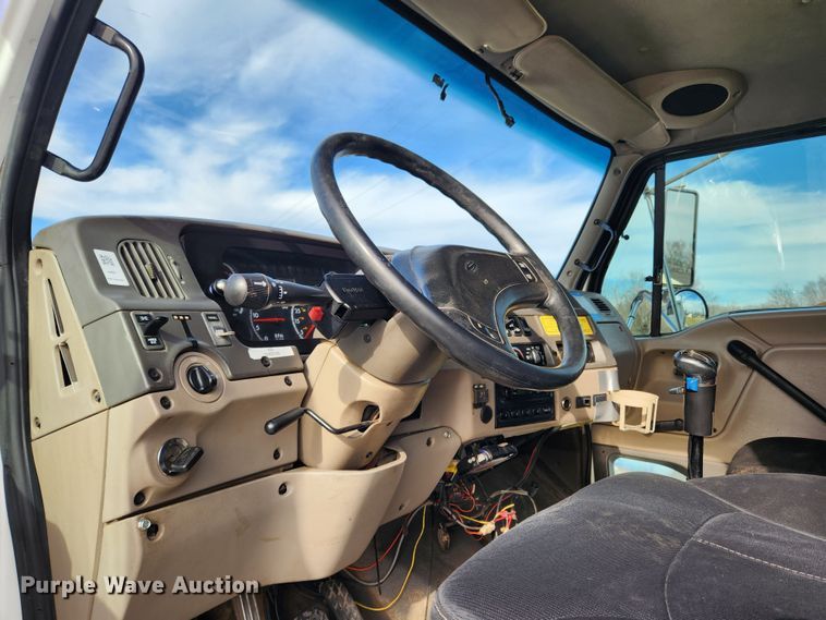 image for item KT9400 2007 Sterling L8500  crane truck