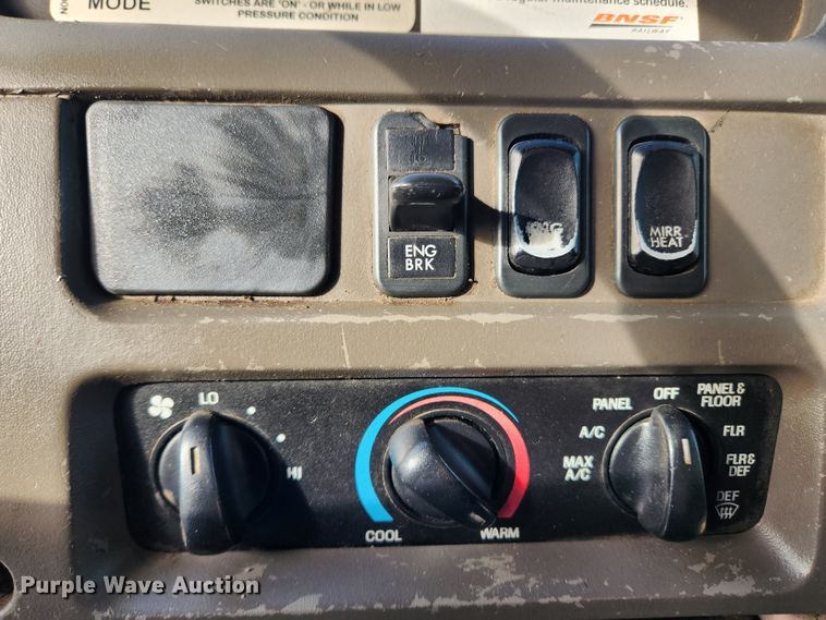 image for item KT9400 2007 Sterling L8500  crane truck