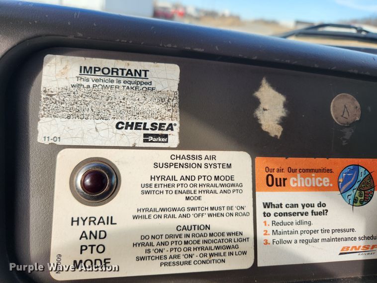 image for item KT9400 2007 Sterling L8500  crane truck